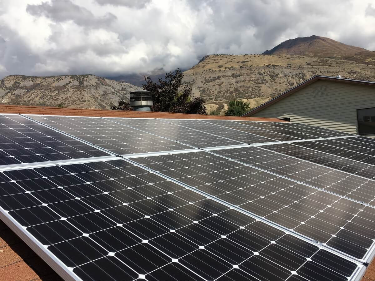 pleasant-grove-utah-solar-installation-solarworld-sw285-panels-solaredge-se7600aus-inverter-p300-optimizers
