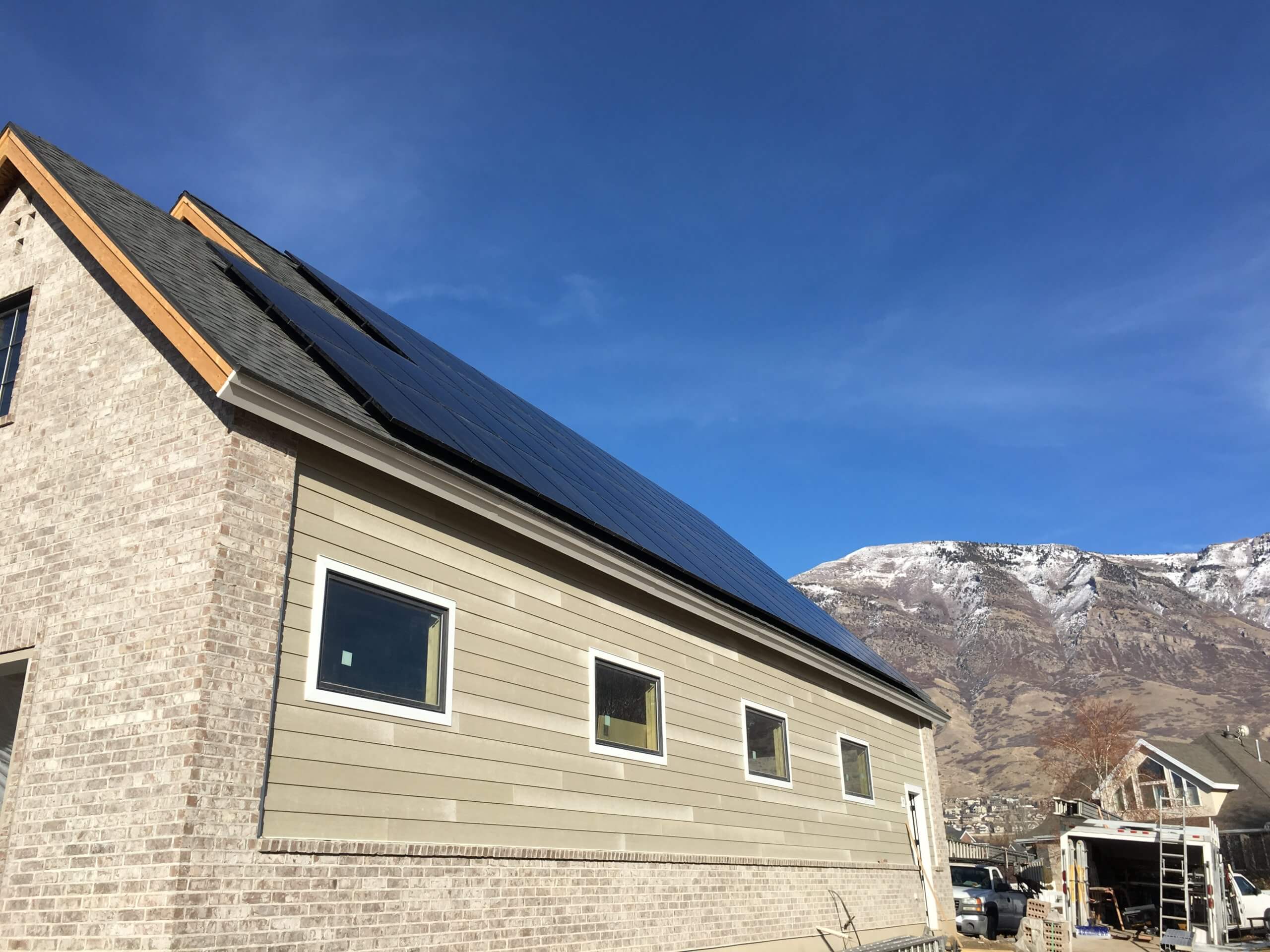 redstone-solar-pleasant-grove-solar-panels-raykon-construction-lg-neon2-black-solar-panels